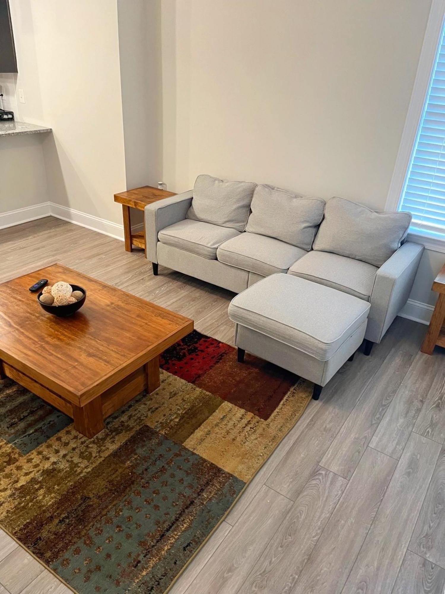 Quiet Apartment - 10 Minutes From Ecu Грийнвил Екстериор снимка